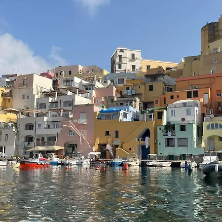 Asterias Mazzella, Orsa Maggiore Appartament * Procida